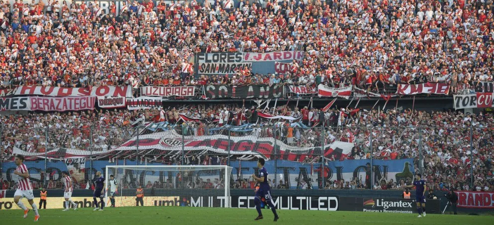 El Gobierno estimó cuál sería la fecha del regreso del público a las canchas