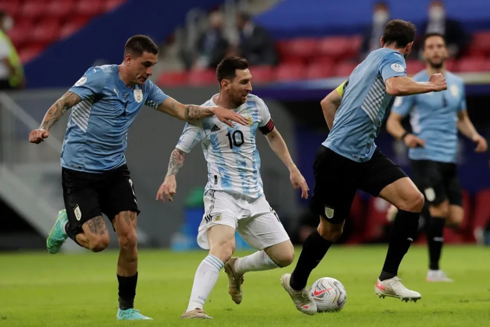 Argentina hizo un gran partido y ganó el superclásico ante Uruguay 1 a 0