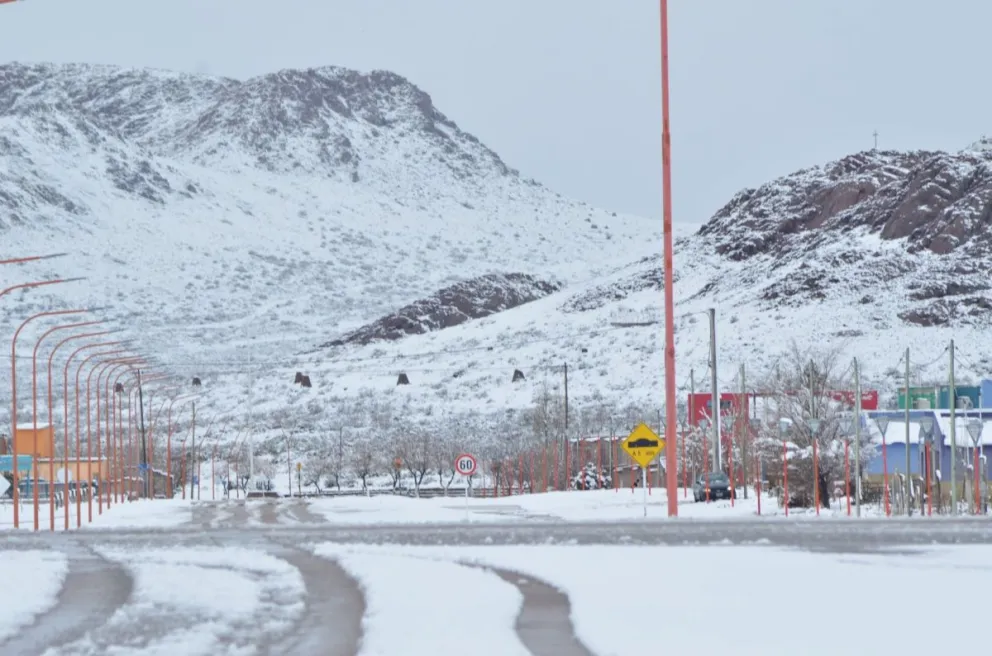 La nieve llegó a distintas localidades de la provincia 
