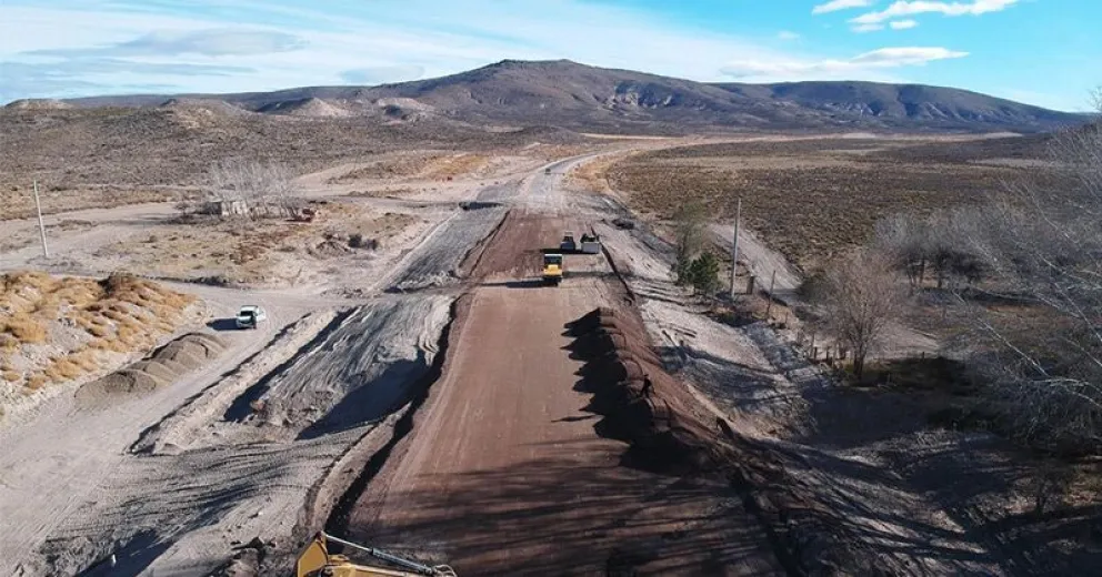Avanzan a buen ritmo los trabajos en la RN 23, entre Dina Huapi e Ingeniero Jacobacci  