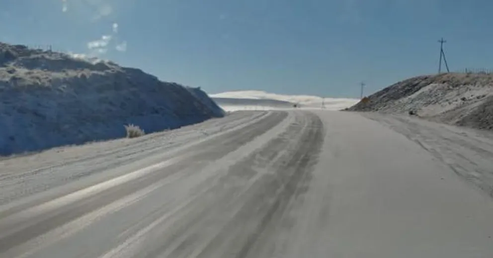 Precaución en Ruta Nacional 23 por sectores con hielo  