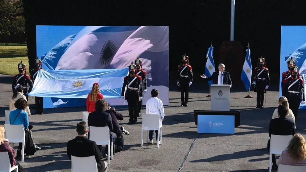 Alberto Fernández: "La patria somos todos y el deber que tengo es cuidarlos"