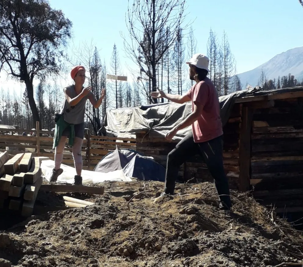 Vecinas del Amor juntaron miles de ladrillos para la reconstrucción de 30 casas