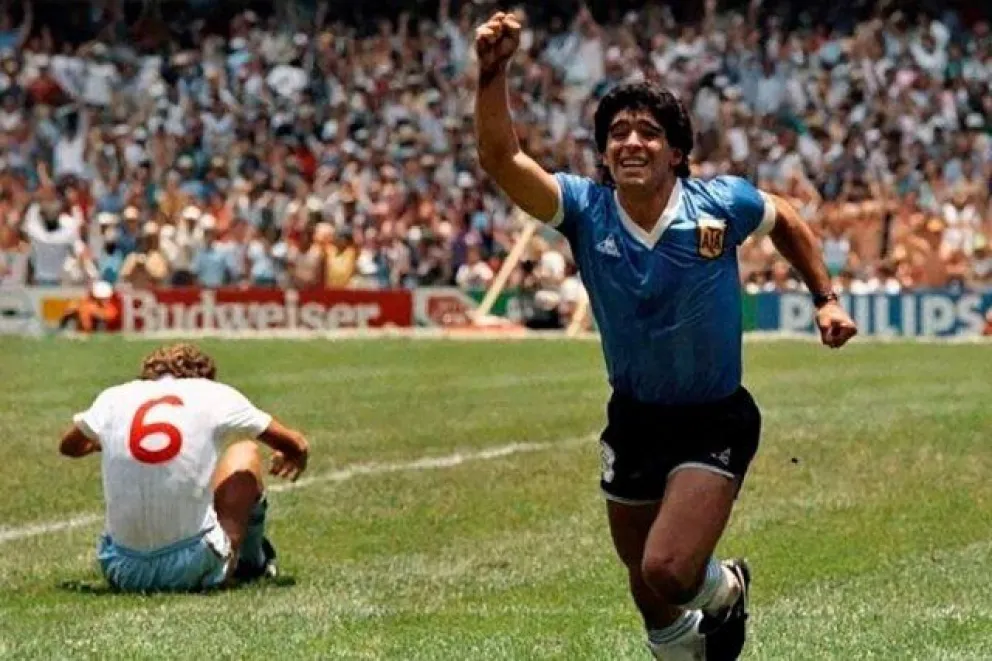 A 35 años del Gol del Siglo, la obra de arte de Maradona ante Inglaterra