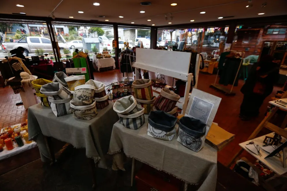 Artesanos exponen en el SCUM hasta el 7 de Julio