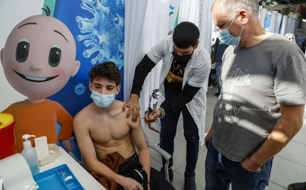 Chile comenzó a vacunar contra el coronavirus a jóvenes de 12 a 17 años