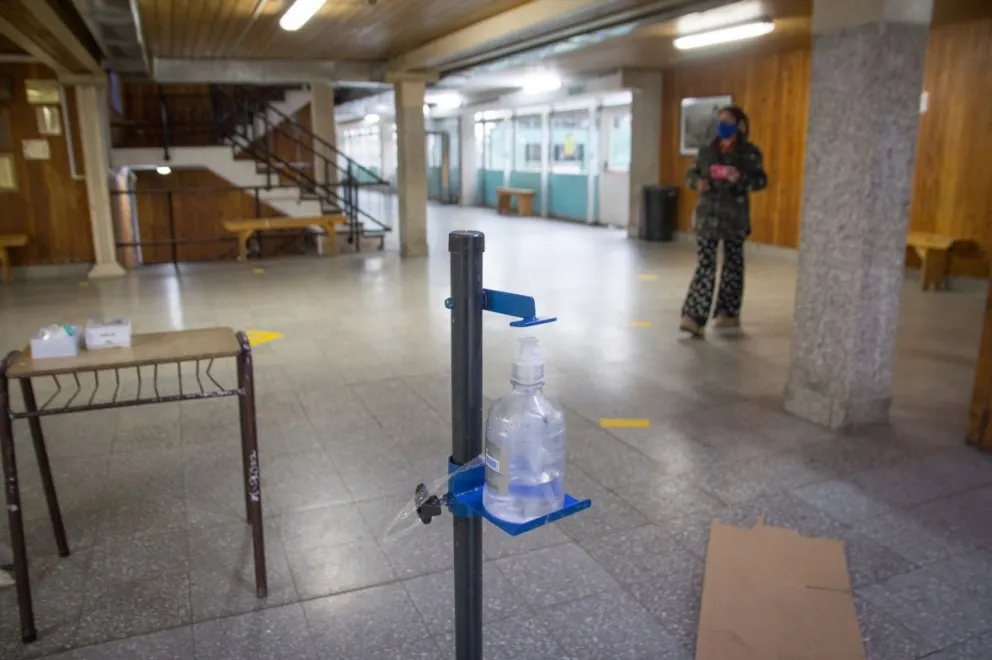 Estrictos protocolos en la vuelta a clases en el nivel medio