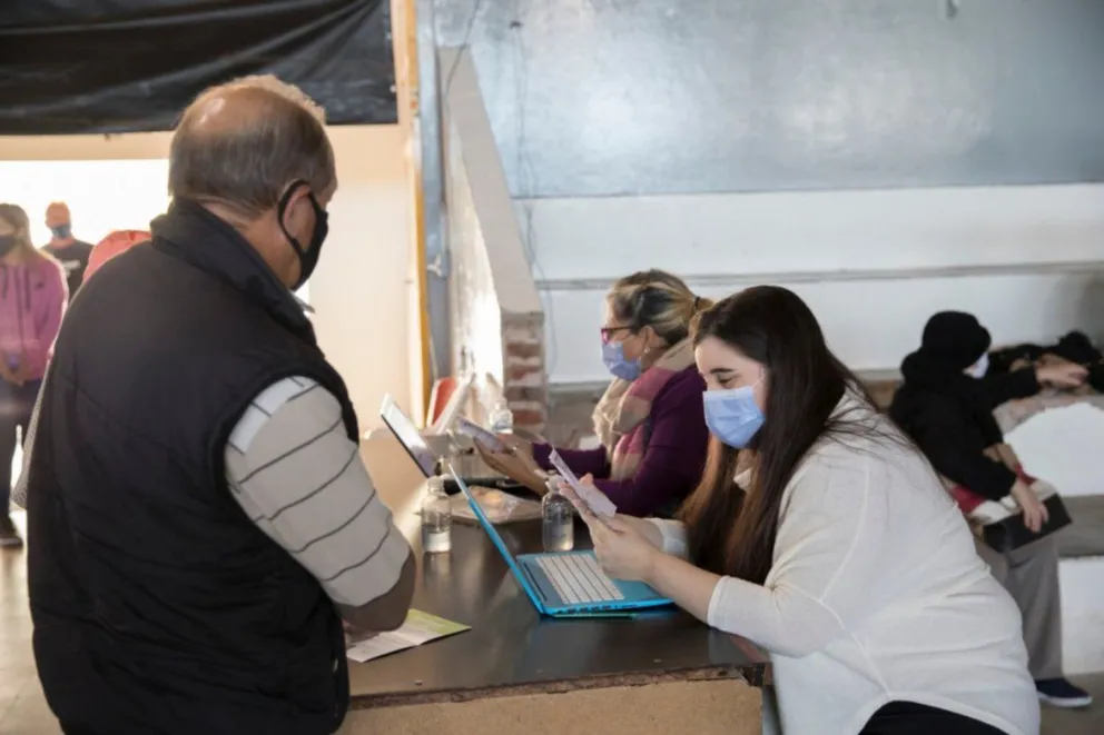 Cerca de los 330.000 vacunados, y un preocupante déficit de Sputnik V-II