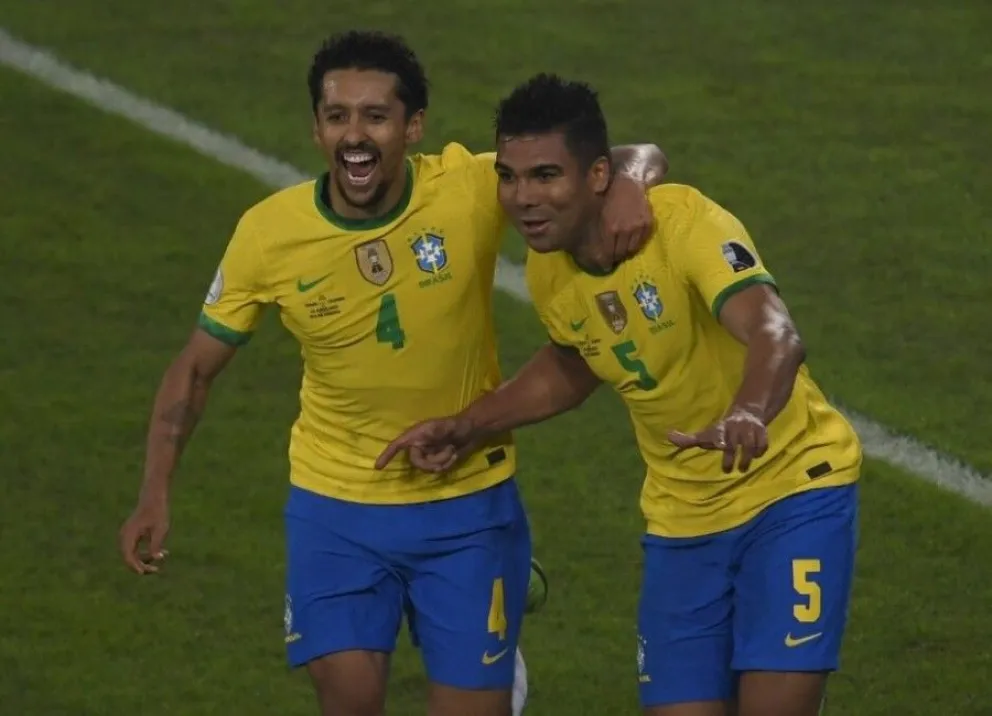 Brasil derrotó 2 - 1 a Colombia y se clasificó a cuartos con puntaje perfecto
