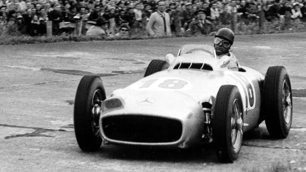 Los restos de Juan Manuel Fangio serán llevados a un mausoleo