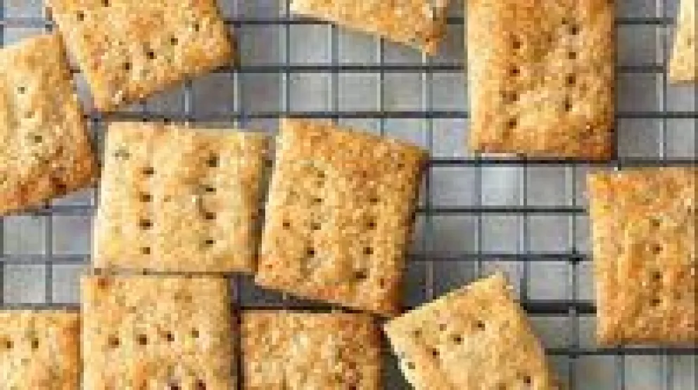 Cuando no sabés qué picar: receta de galletas saladas tipo "crackers"