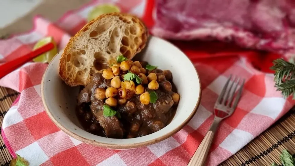 Infaltable del invierno en Bariloche: el tradicional guiso montañés