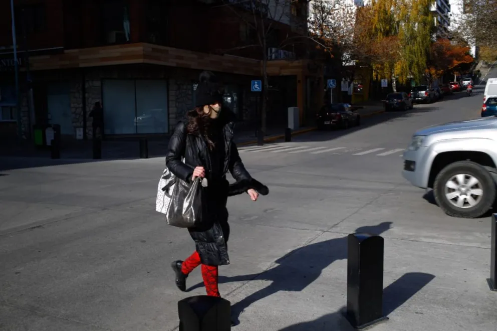 Con solo siete nuevos casos y ningún fallecido, Bariloche sigue bajando el número de pacientes activos