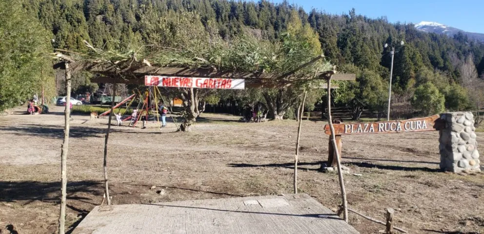 Vecinos de Casa de Piedra realizaron una improvisada garita de colectivos 