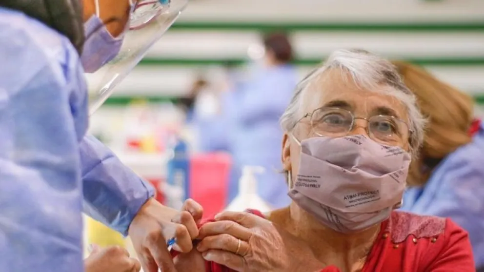 Llegan entre hoy y mañana más de un millón de vacunas para todo el país