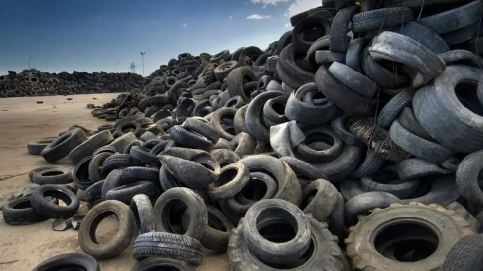Concejales avanzan en un sistema de manejo de neumáticos en desuso