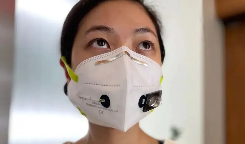 Desarrollan un barbijo capaz de detectar el coronavirus en el aliento