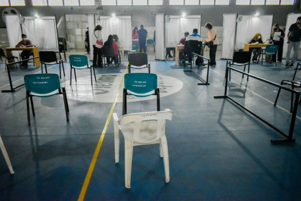 La vacunación debe hacerse sí o sí en embarazadas, y con orden del médico