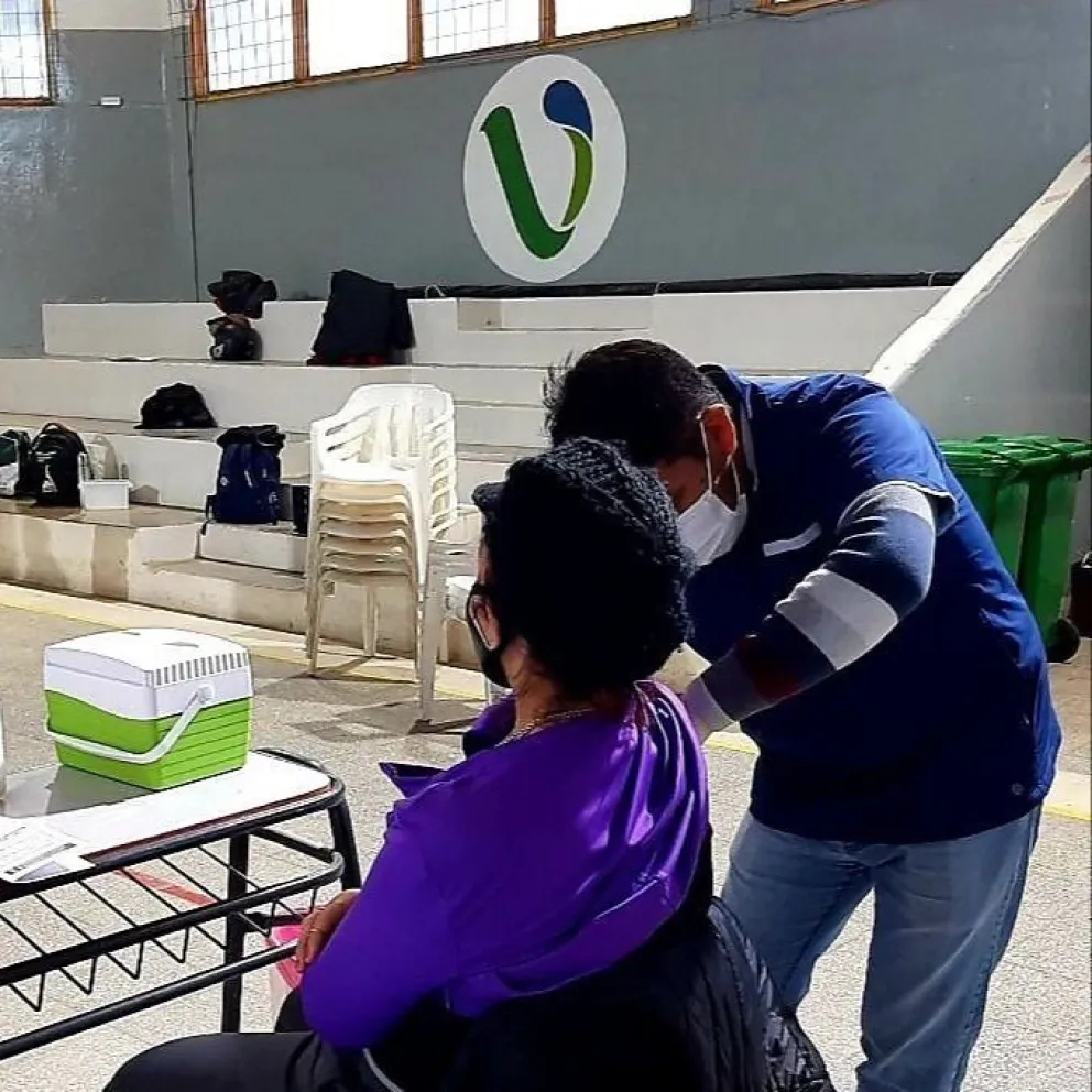 Abren los vacunatorios para personas de 35 años sin factores de riesgo