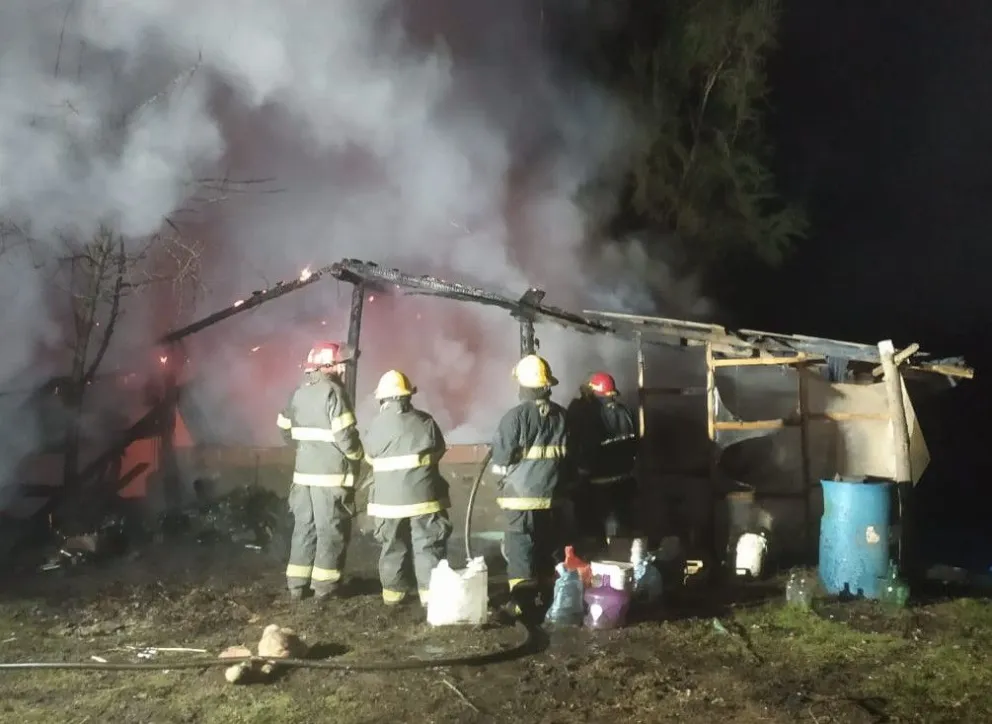 ¿Accidental o intencional? Ardieron dos viviendas en el mismo barrio allanado por el robo y degüello de la yegua Bonita