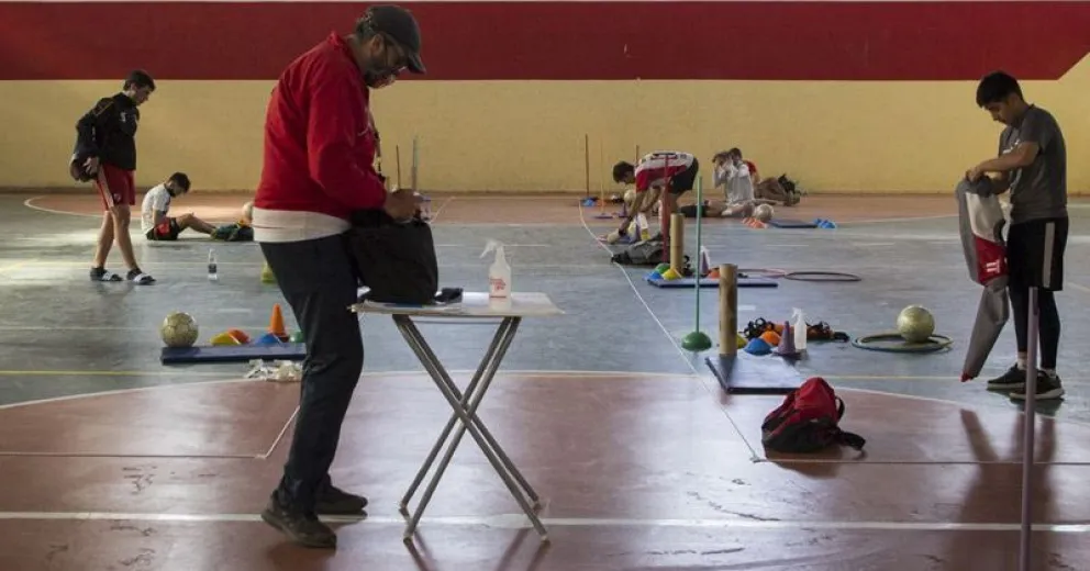 Restricciones de movilidad continuarán igual y se permitirán más deportes