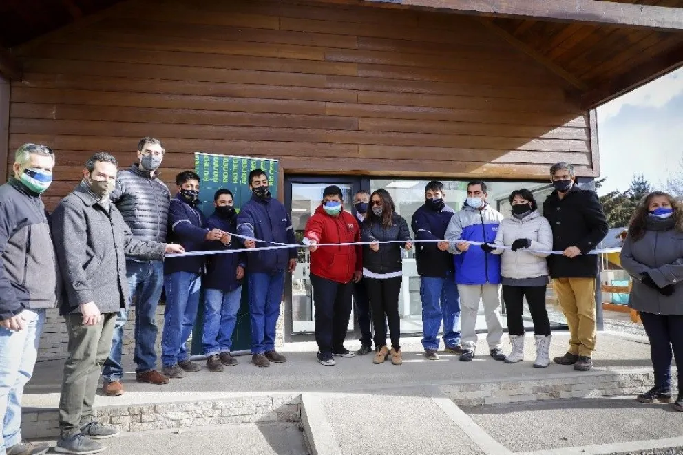 Villa Llanquín cuenta con mejor servicio eléctrico y una nueva oficina de EDERSA