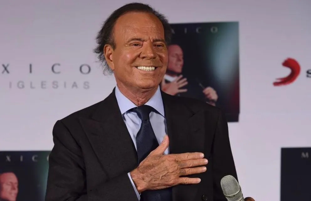 Mes de "julio": qué opina Julio Iglesias sobre sus memes