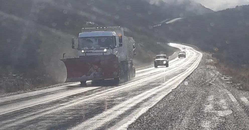 Piden precaución por sectores con hielo en la zona de El Foyel  