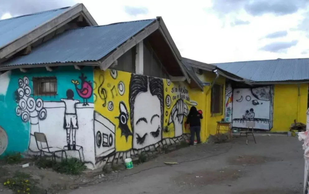 El colegio Aitué vende productos para solventar la impresión de cuadernillos