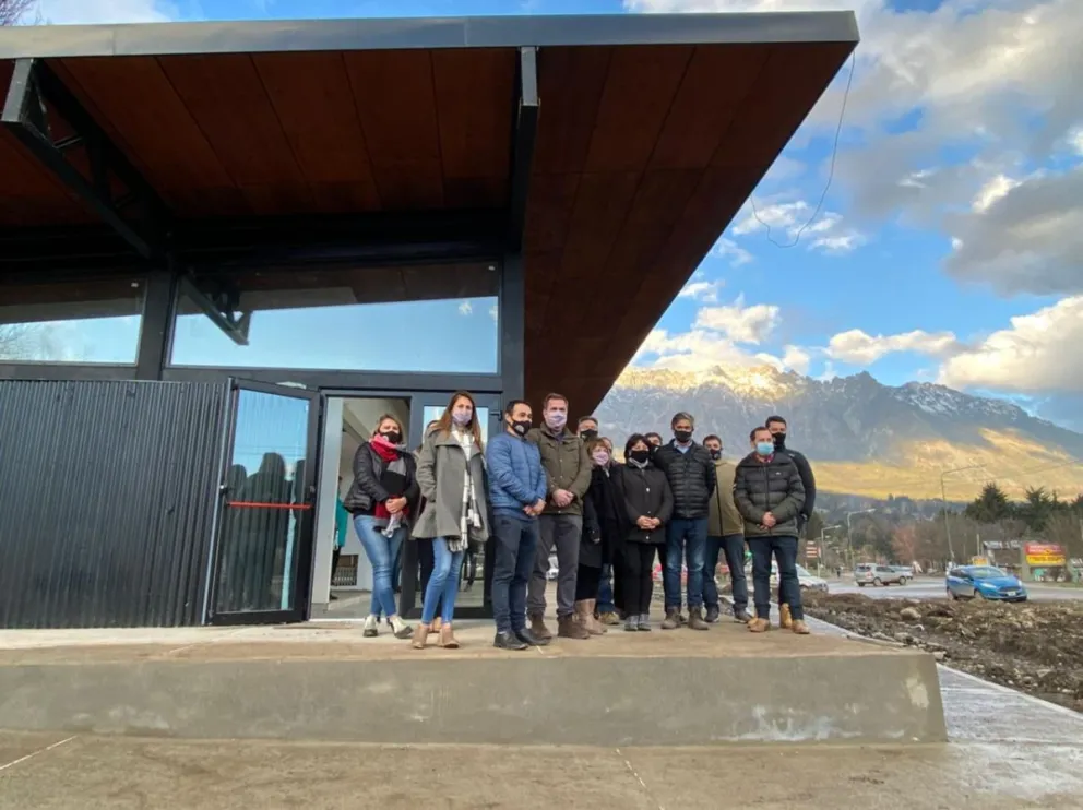 Construyen moderno Centro de Informes Turísticos en el ingreso a El Bolsón