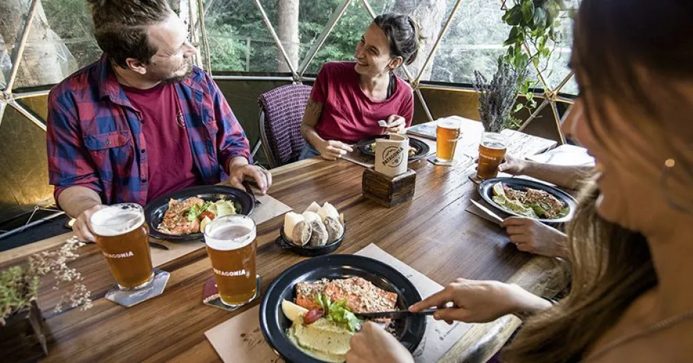 Refugio Domo en la Microcervecería y el Beertruck en el cerro Catedral  