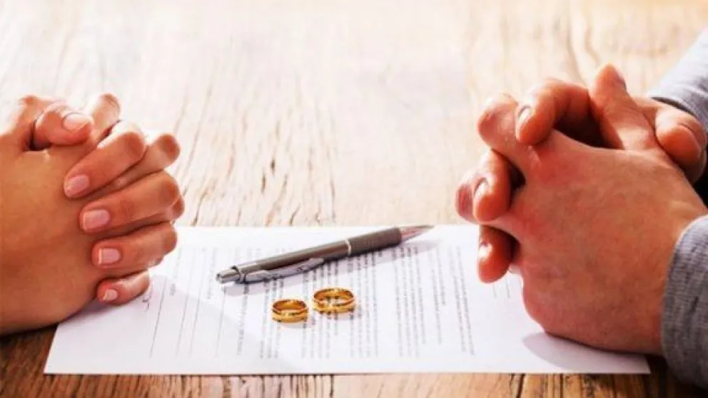 Una mujer pidió anular su matrimonio porque su marido es gay y la jueza la rechazó