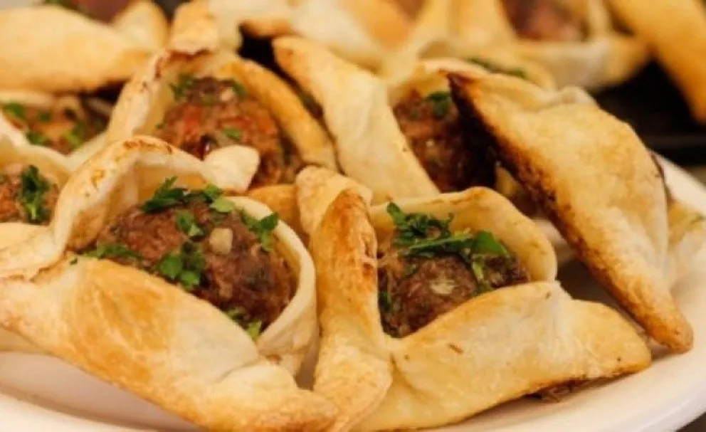 Fácil y rápido: Cómo hacer "Fatay", la famosa empanada árabe ideal para picar