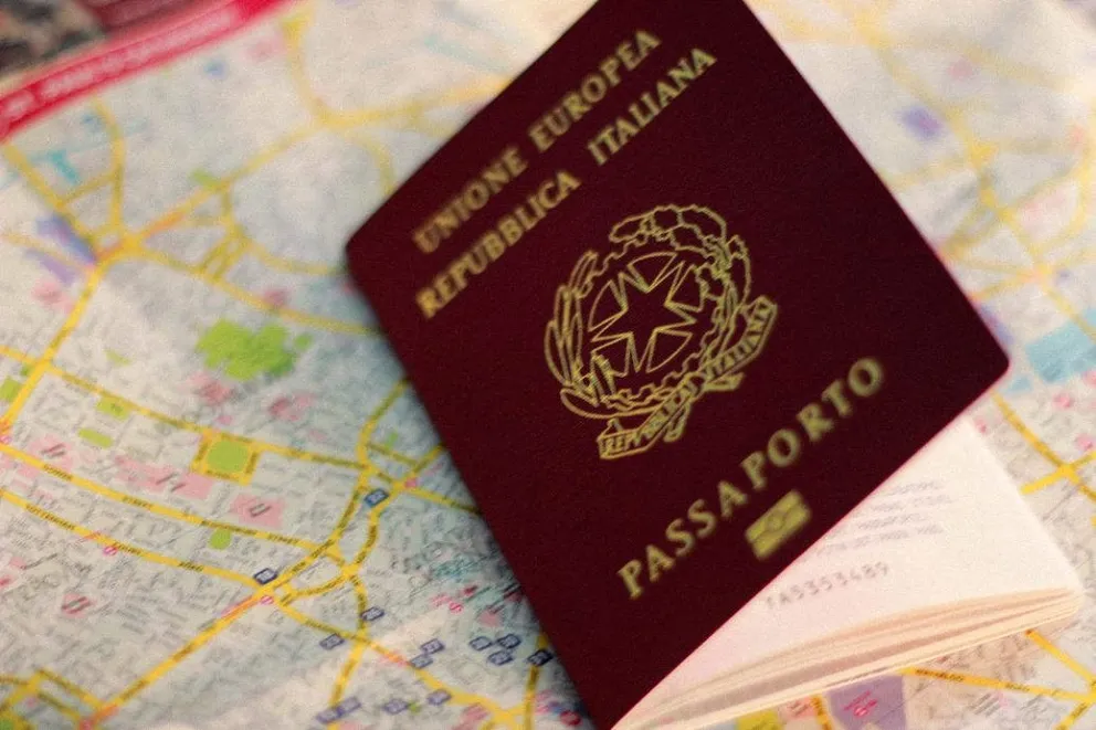 Cómo tramitar una Visa o ciudadanía para irse a vivir a España o Italia