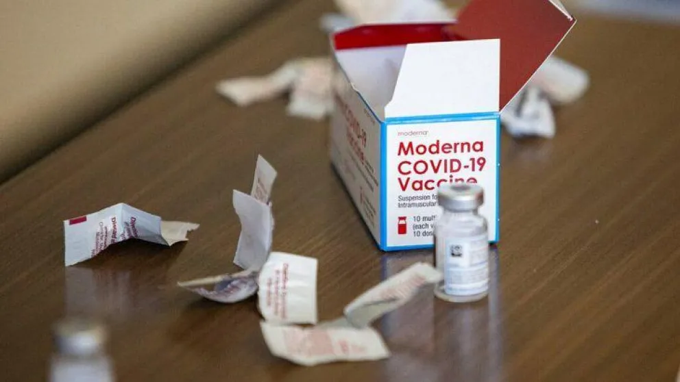 Vacuna Moderna: Eficacia contra la cepa Delta, uso pediátrico y efectos secundarios 