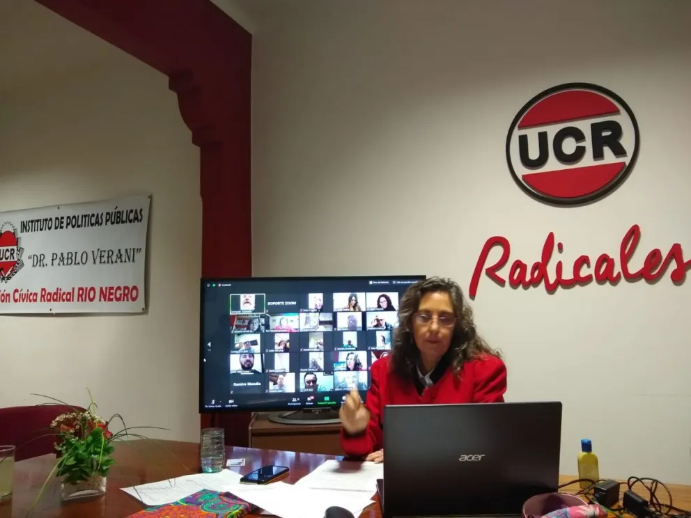 Asumió Dalceggio como presidenta de la UCR