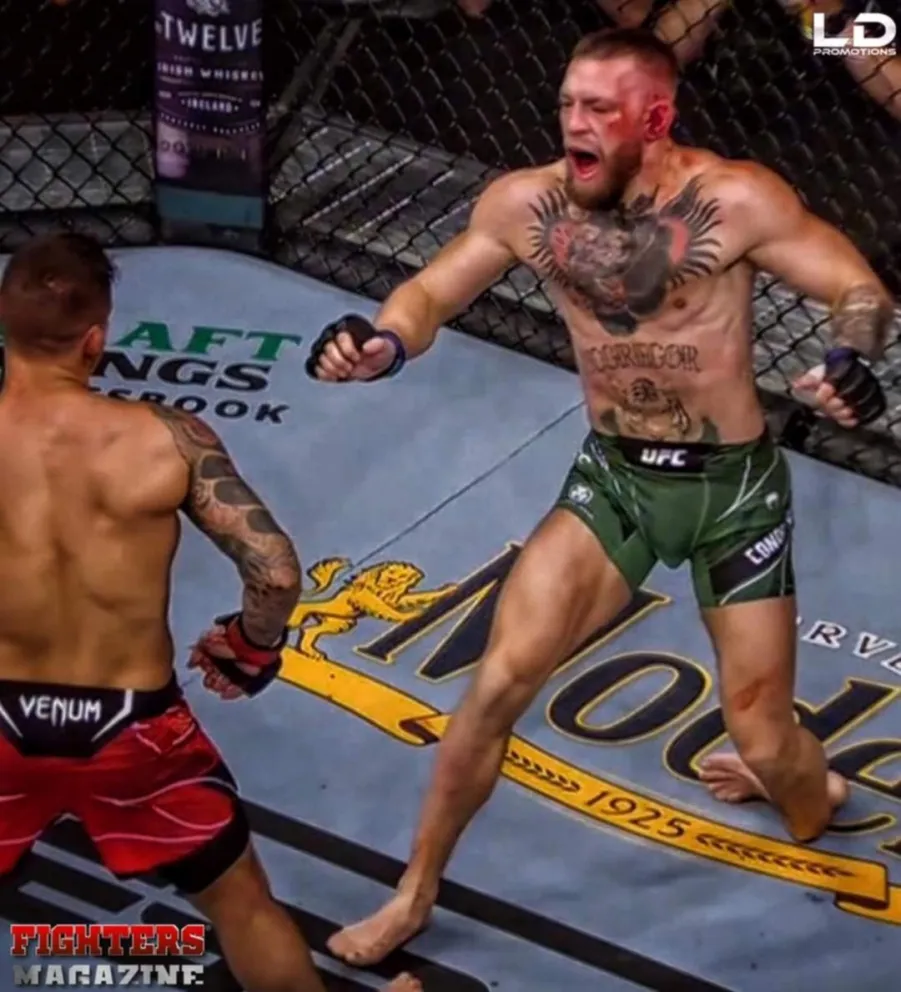 Video: McGregor sufrió una impactante lesión en su pierna izquierda