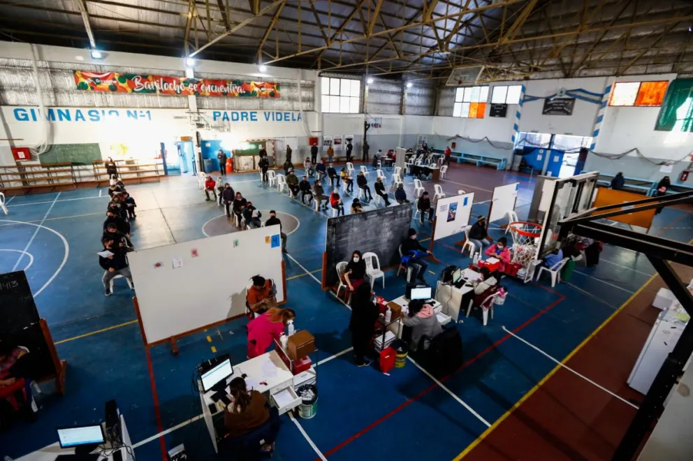 Docentes que no se vacunaron volverán a las aulas