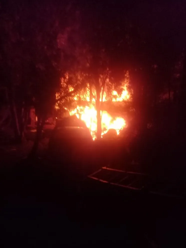 Un incendio destruyó una vivienda en el barrio Nueva Jamaica