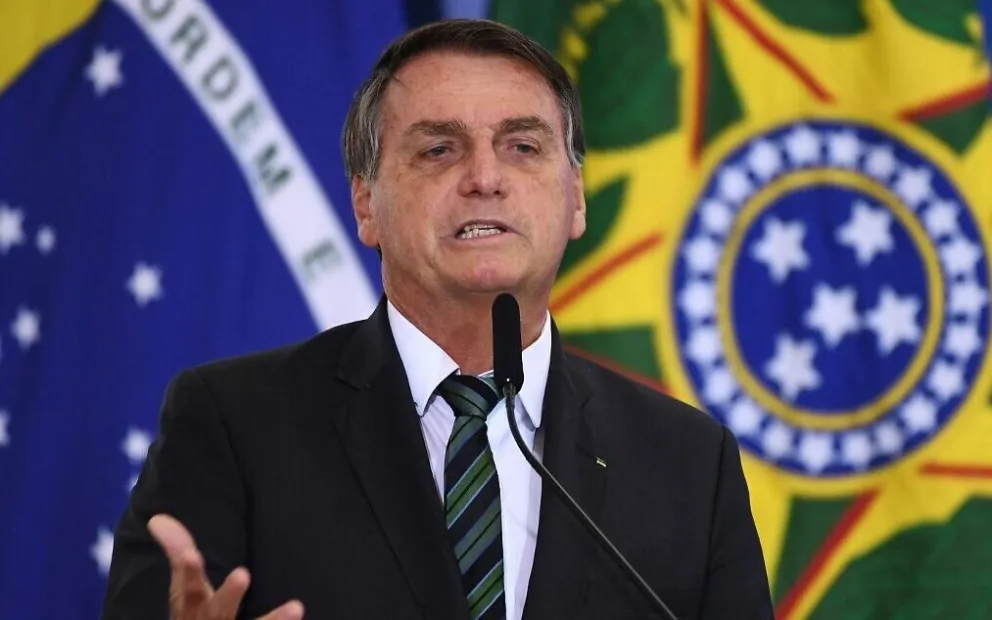 Bolsonaro fue internado de urgencia por dolor abdominal