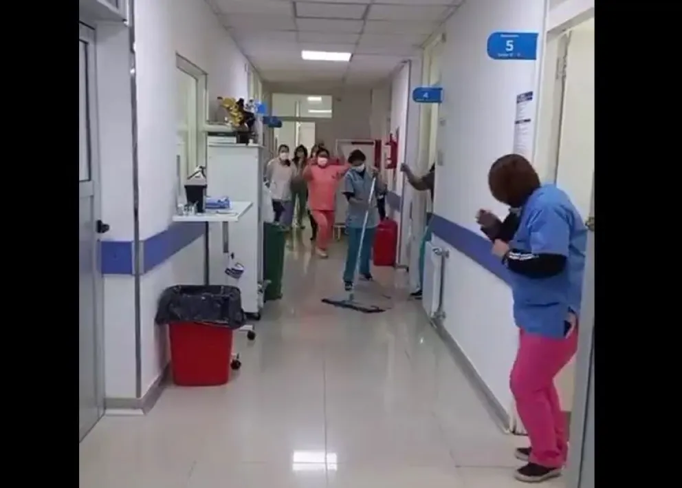 Por primera vez no hubo casos en un hospital y así celebró el personal de salud