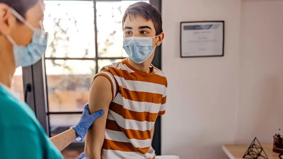 Rusia empezará a vacunar con Sputnik V a adolescentes de 12 a 17 años