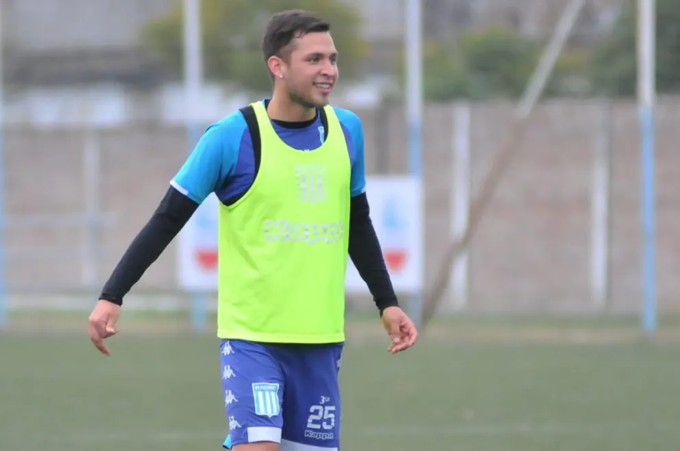 Alexis Villarroel va de titular y con la nueve de "la Acadé"