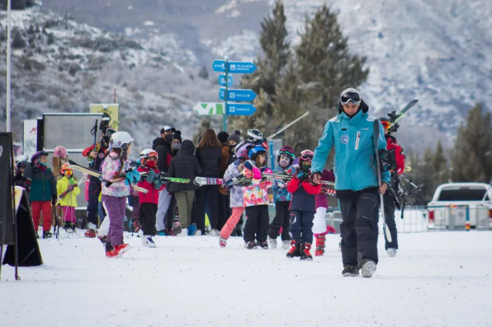 ¿Cuántos turistas llegaron a Bariloche durante la primera quincena de julio?