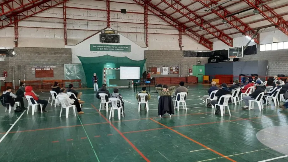 Más de 15 personas que violaron las restricciones se negaron a realizar horas comunitarias