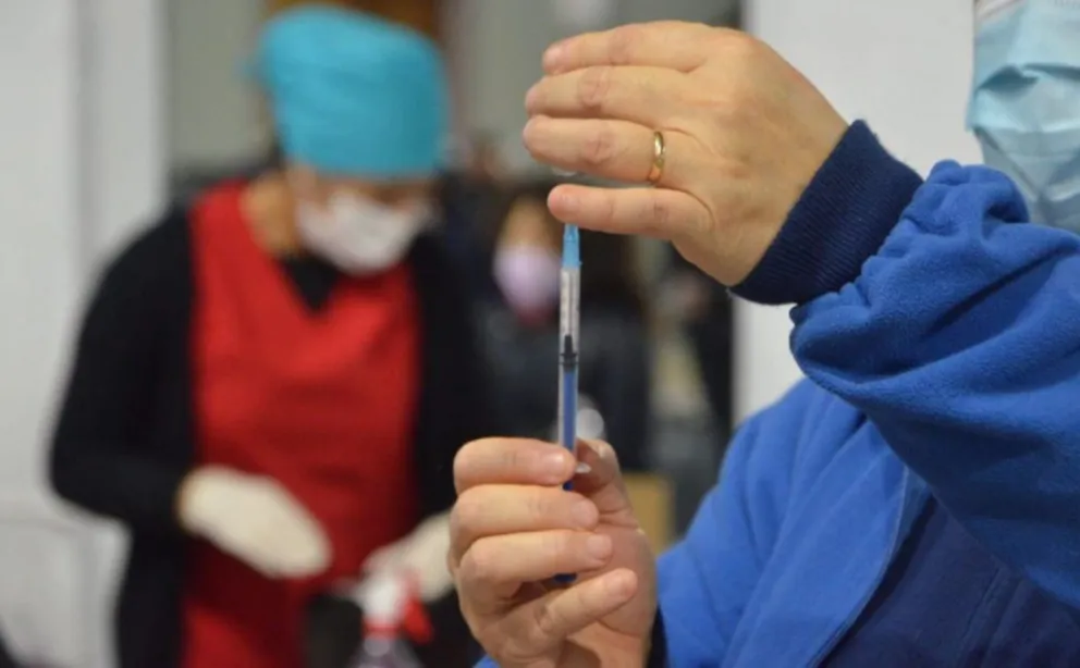 Con 24.300 dosis para Río Negro, se distribuyen vacunas Sinopharm y AstraZeneca entre hoy y mañana