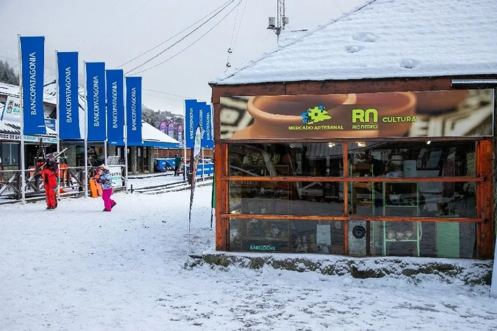 El Mercado Artesanal reabrió sus puertas en el cerro Catedral