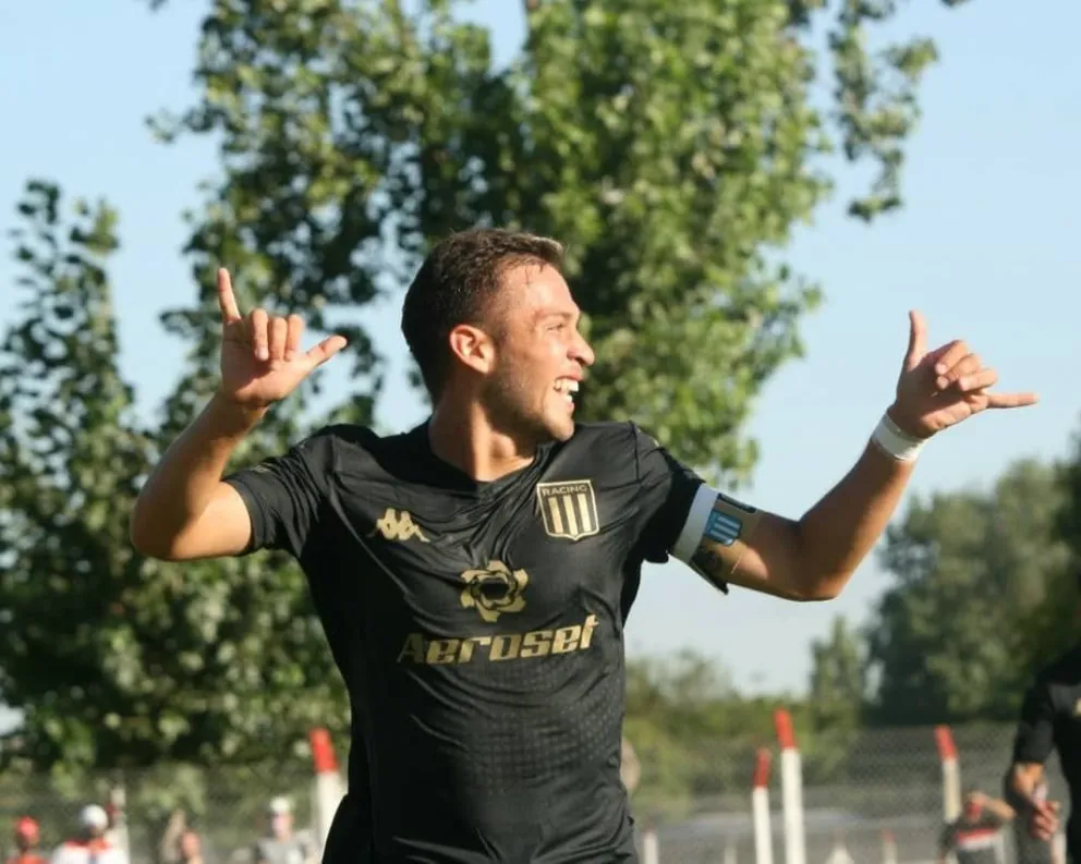 El barilochense Alexis Villarroel fue titular en el empate entre Racing y Vélez