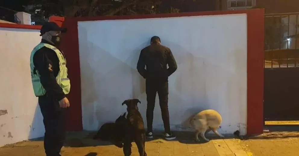 Un mozo robó una tarjeta de crédito e hizo compras por más de 80.000 pesos