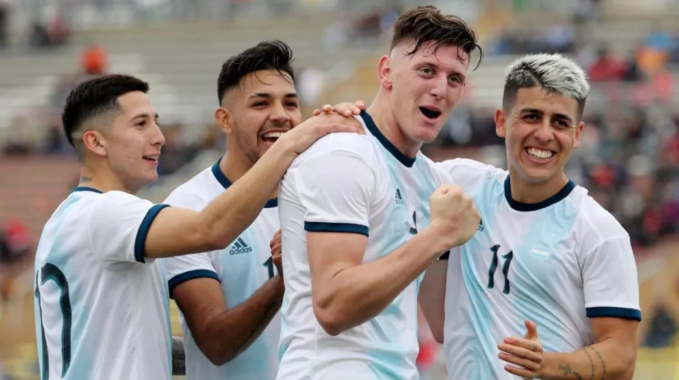 El seleccionado argentino de fútbol llegó a Tokio en busca de la gloria